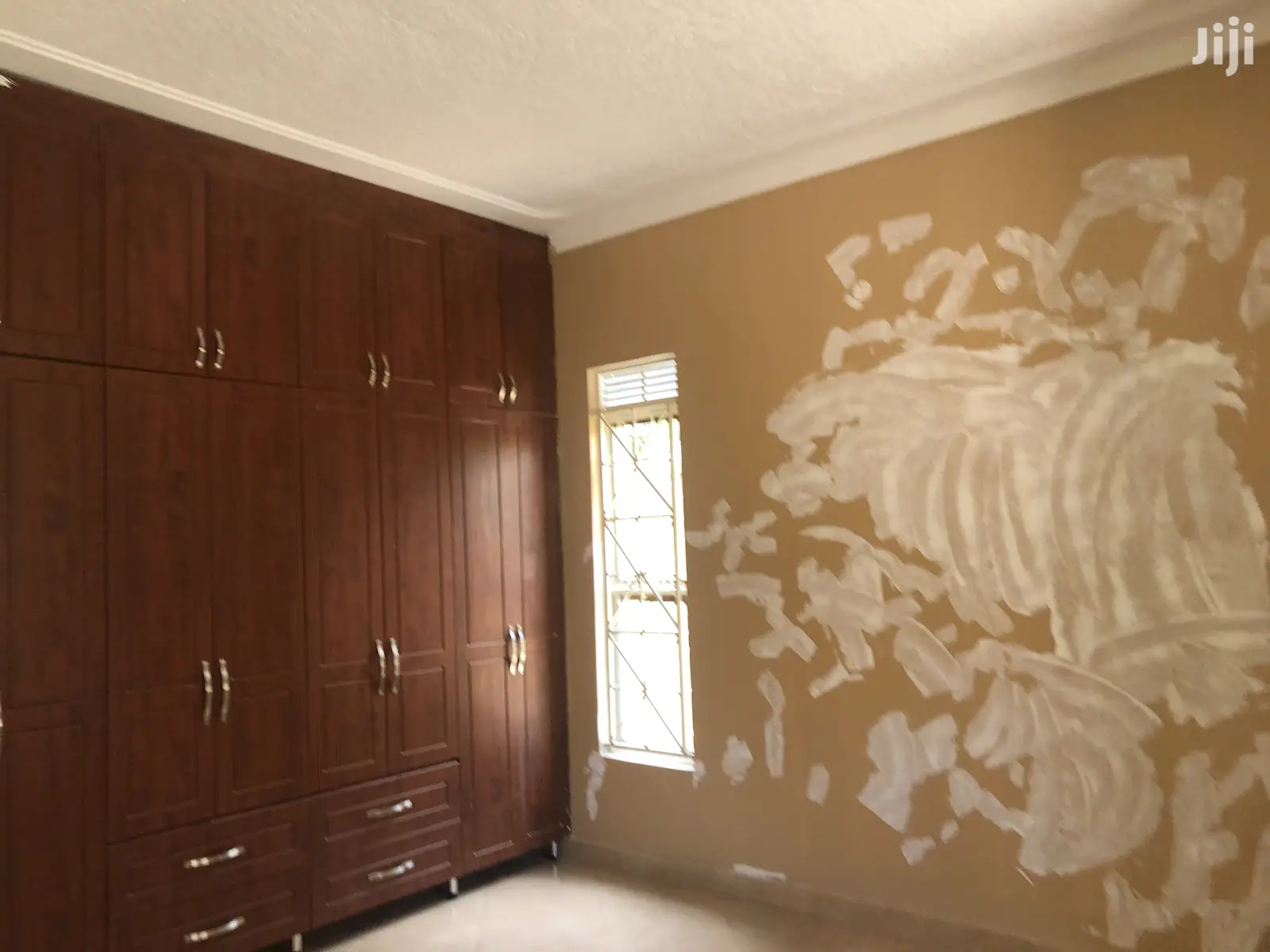 Kira Along Mamerito Tarmack Neighborhood House for Sale