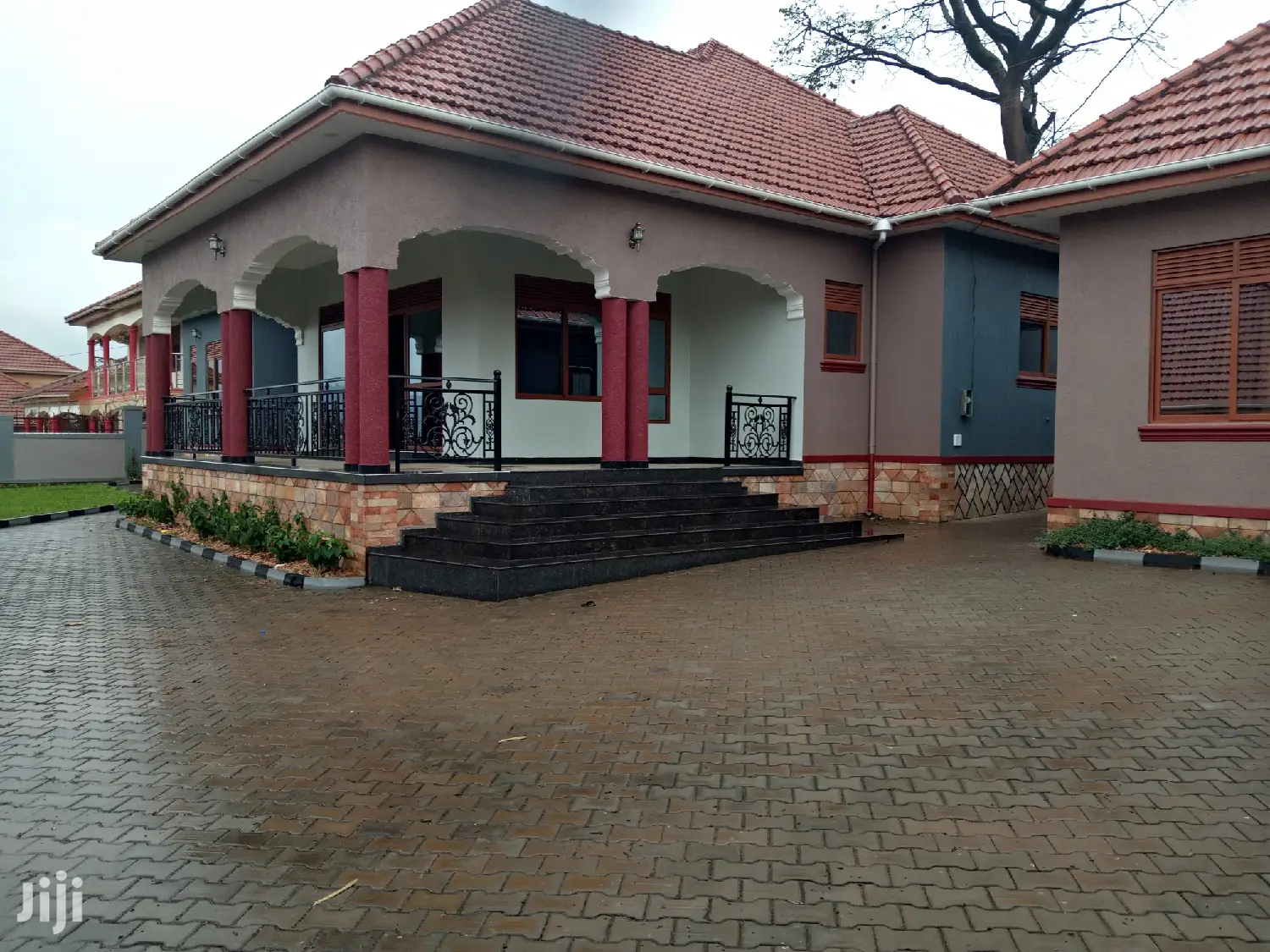 American Style Mansion in Mutungo on Sale