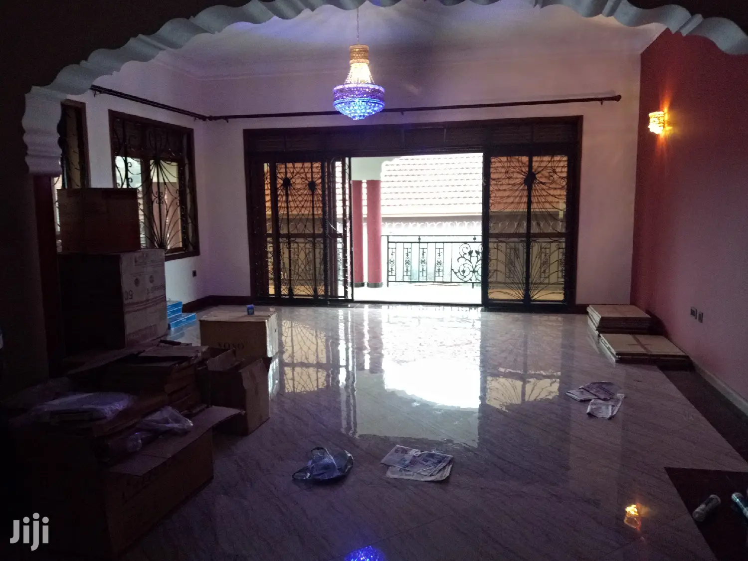 American Style Mansion in Mutungo on Sale
