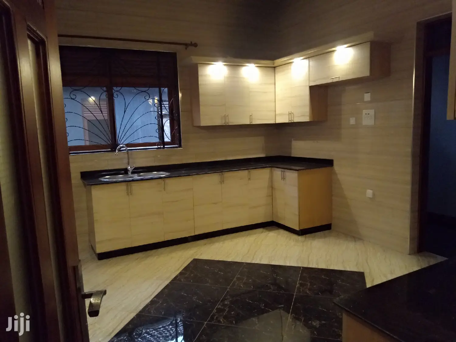 American Style Mansion in Mutungo on Sale