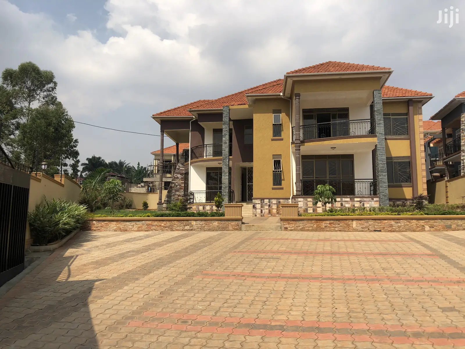 Kiwatule Bidandi Corporate American Mansion on Sale