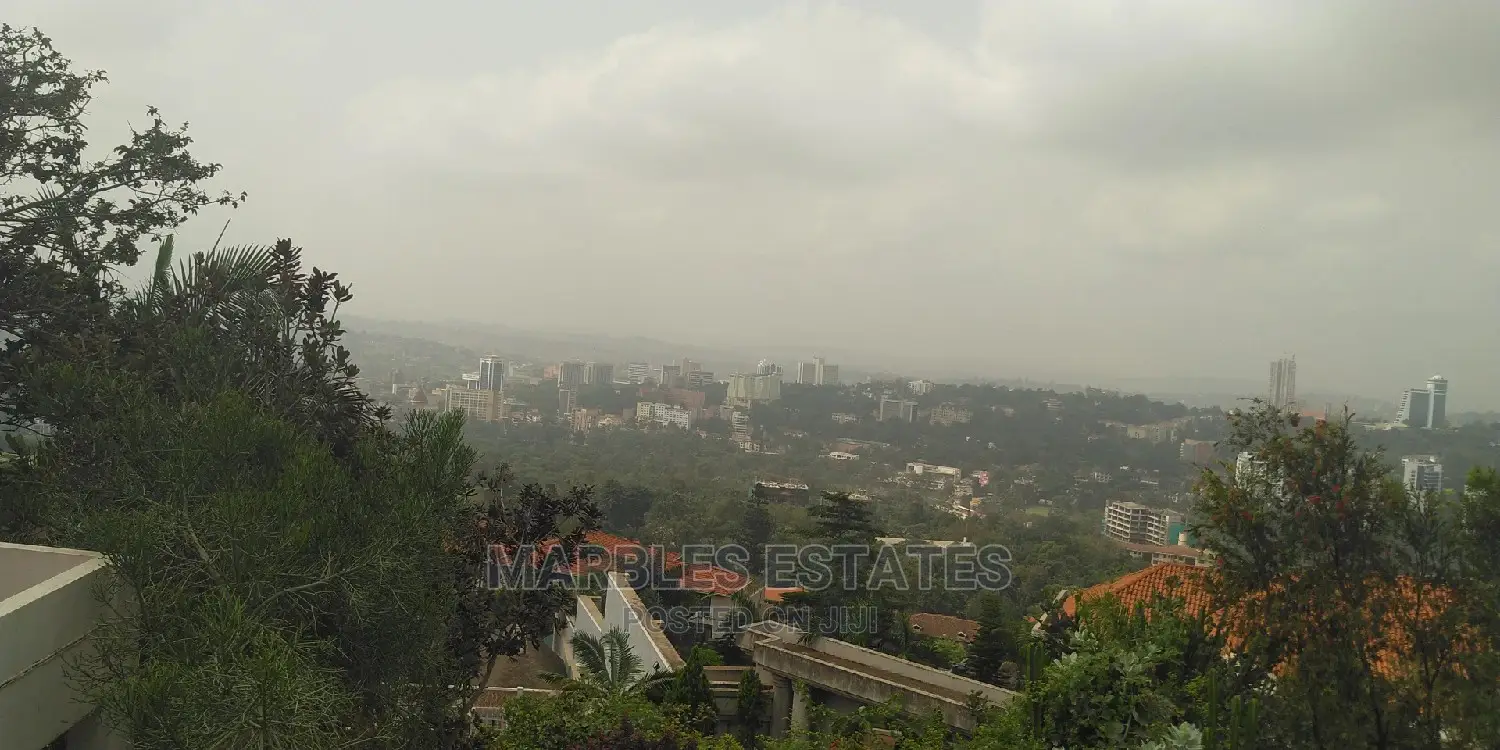 Nice Colonial House for Rent in Kololo