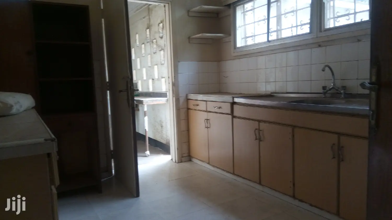 Colonial Mansion For Rent