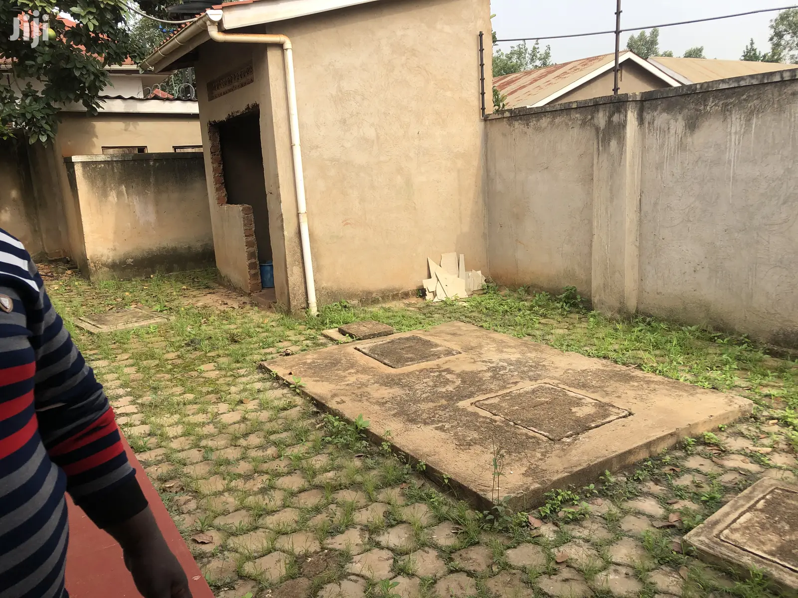 Hot Deal 4 Bedroom Bungalow In Kira For Sale