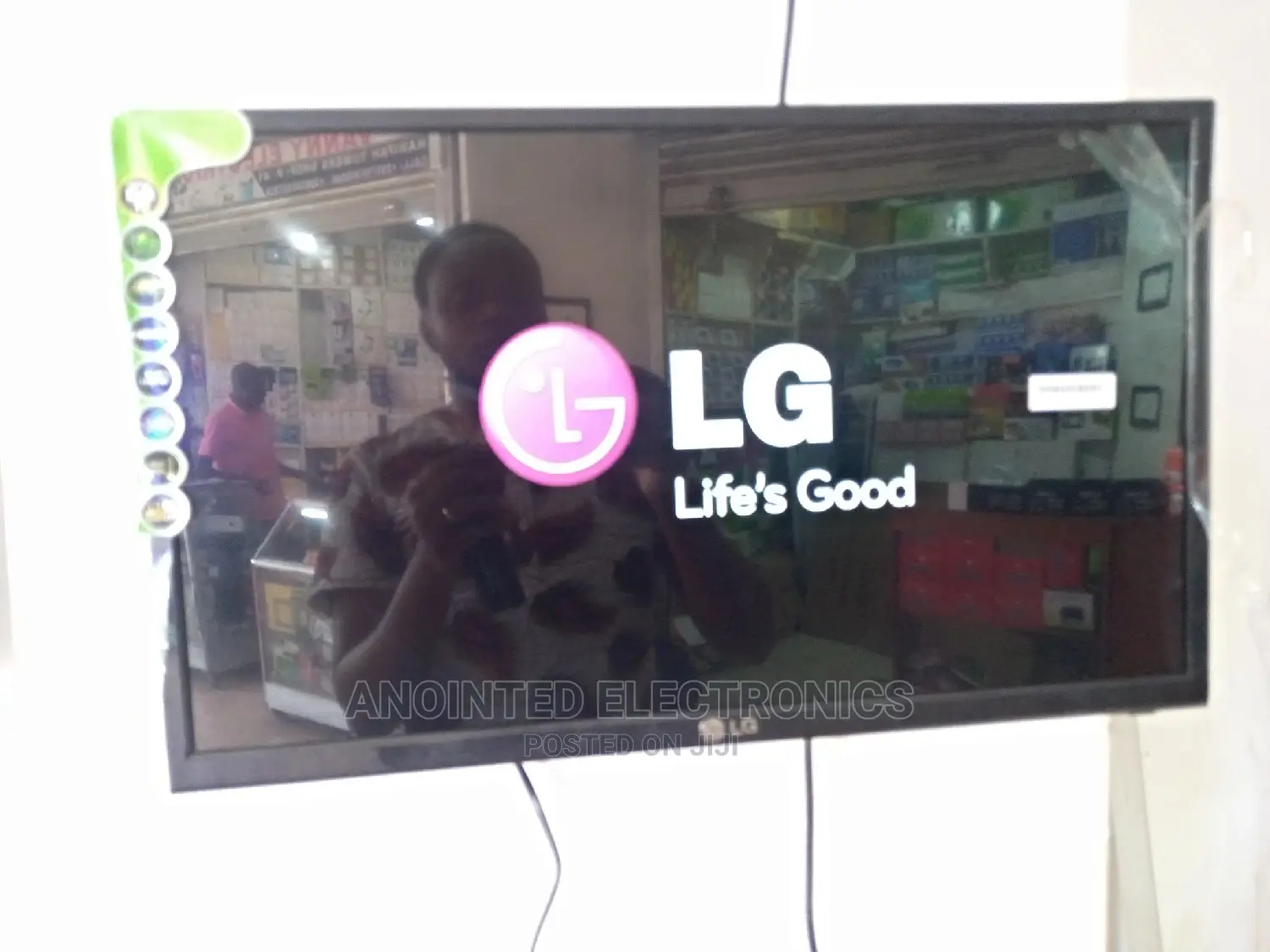 24" Lg With a Free to Air