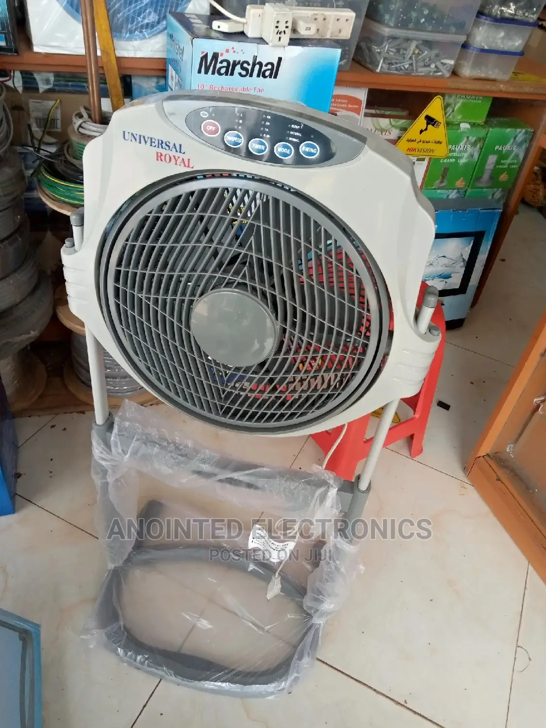 Box Stand Fan With a Remote