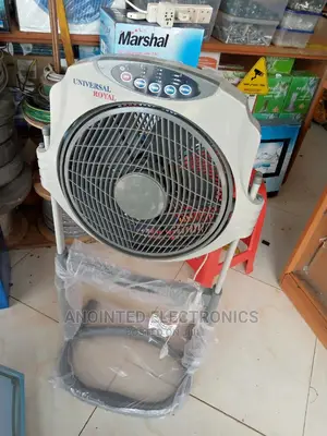 Box Stand Fan With a Remote