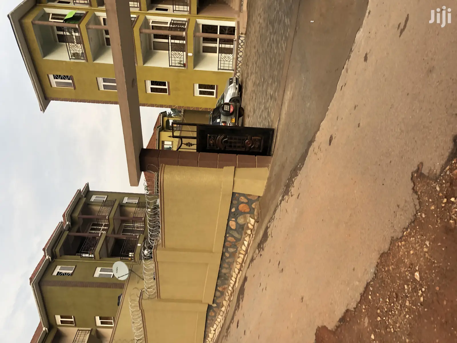 Apartments in Kisaasi Near Bukoto by the Tarmack on Sell