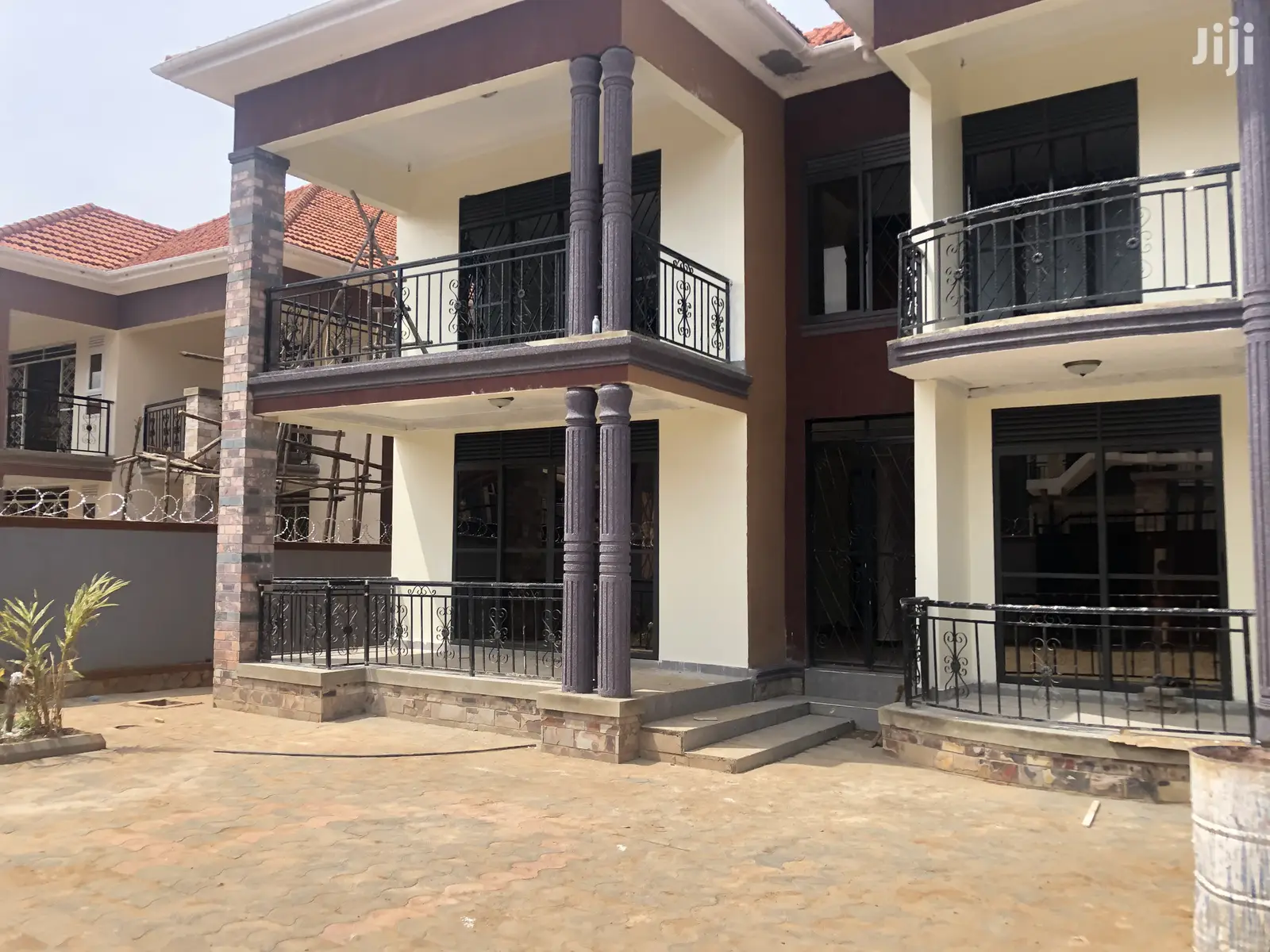 5 Bedroom Mansion In Kira For Sale