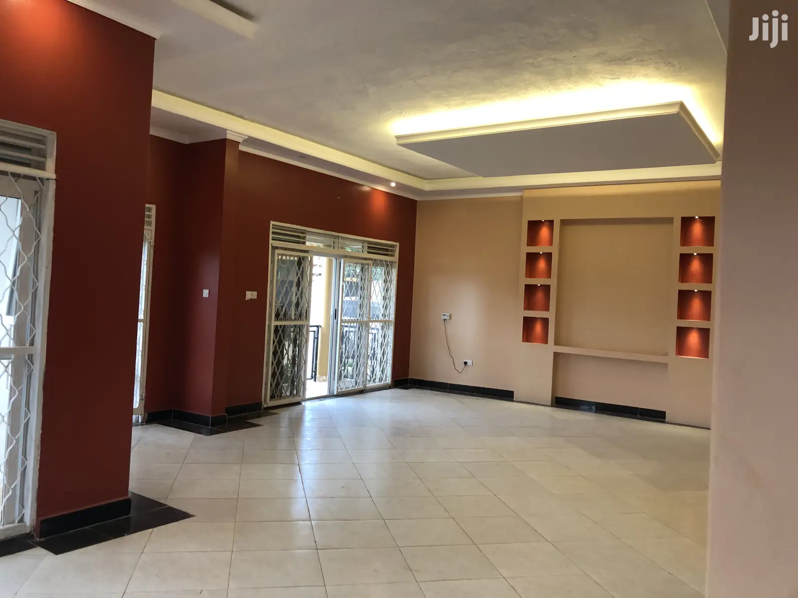 5 Bedroom Mansion In Kira For Sale