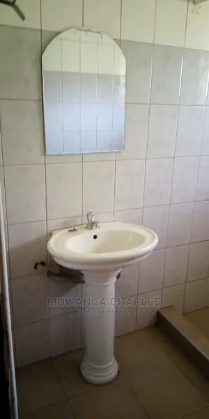 3 Bedrooms House For Rent In Kyambogo