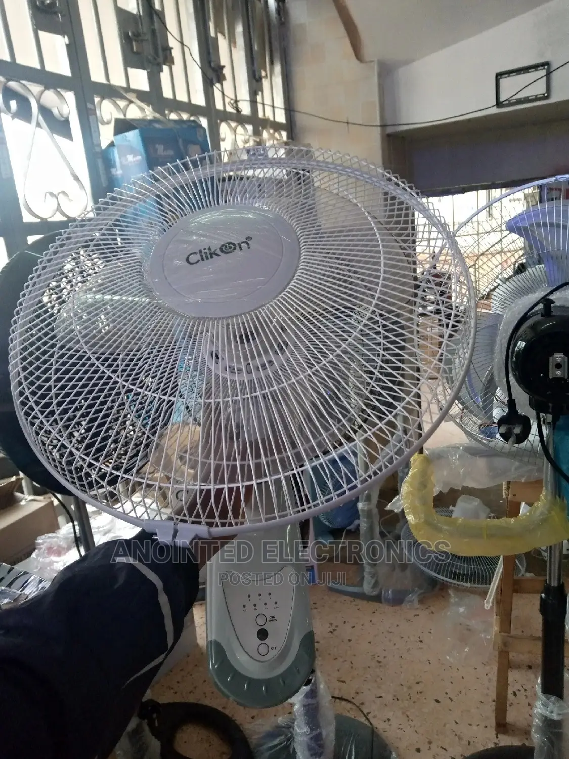 Klikon Wall Fan With a Remote Control