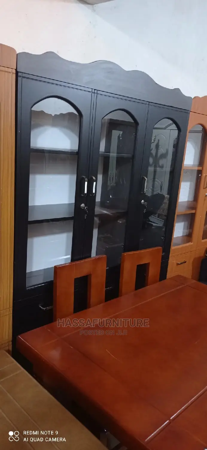 3doors Cupboard Mahogany