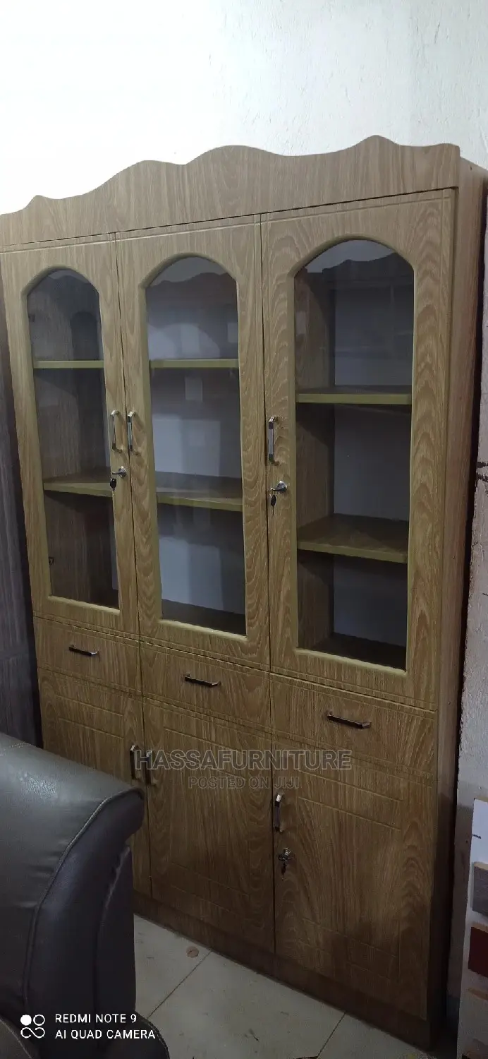 Mahogany Wood 3doors Cupboard