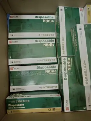 Nitrile Powered Disposable Gloves