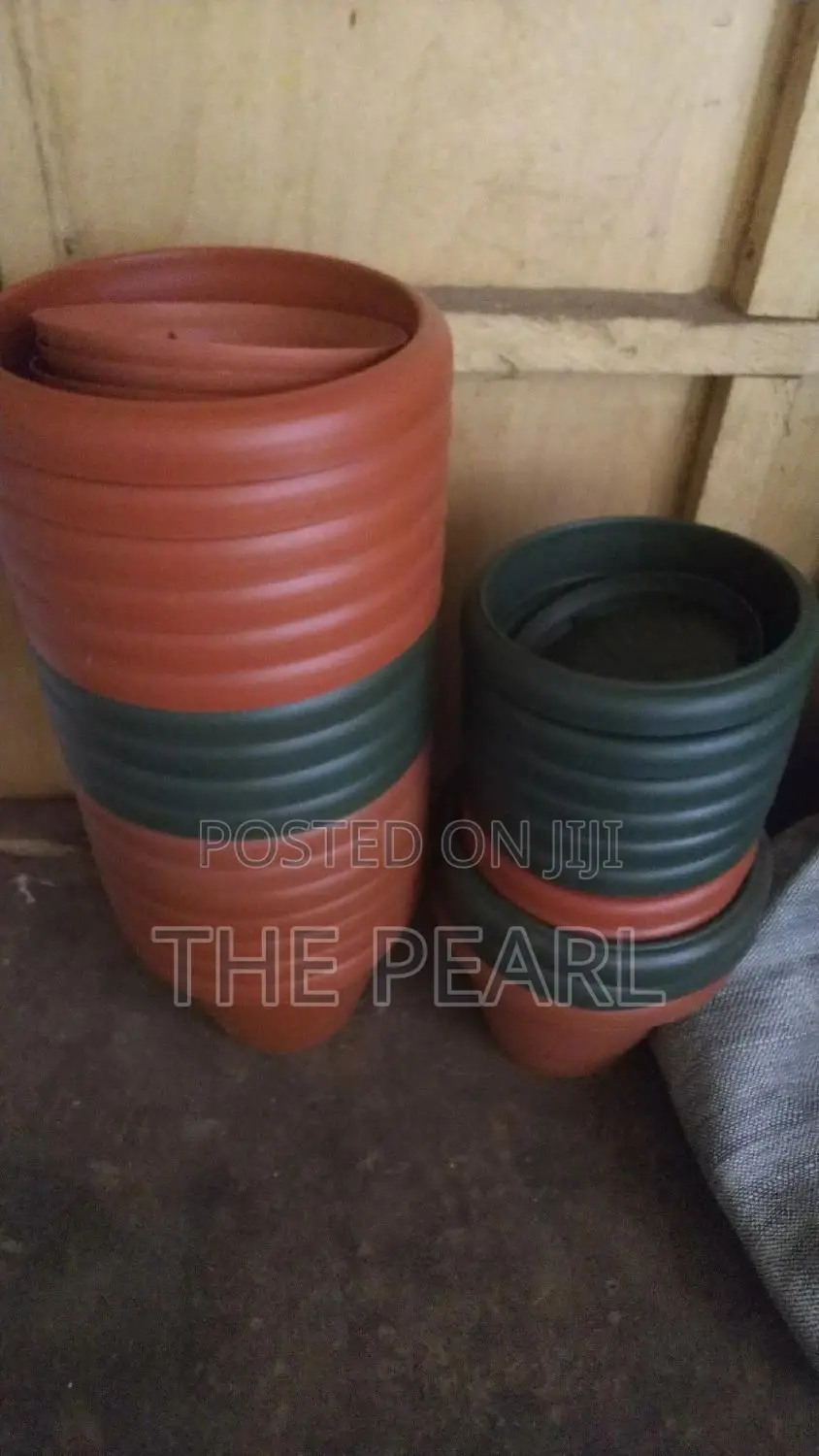 Plastic Round Flower Pots