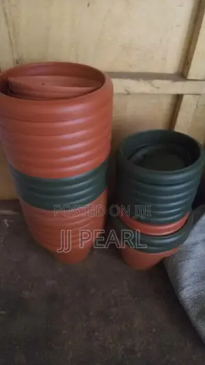 Plastic Round Flower Pots