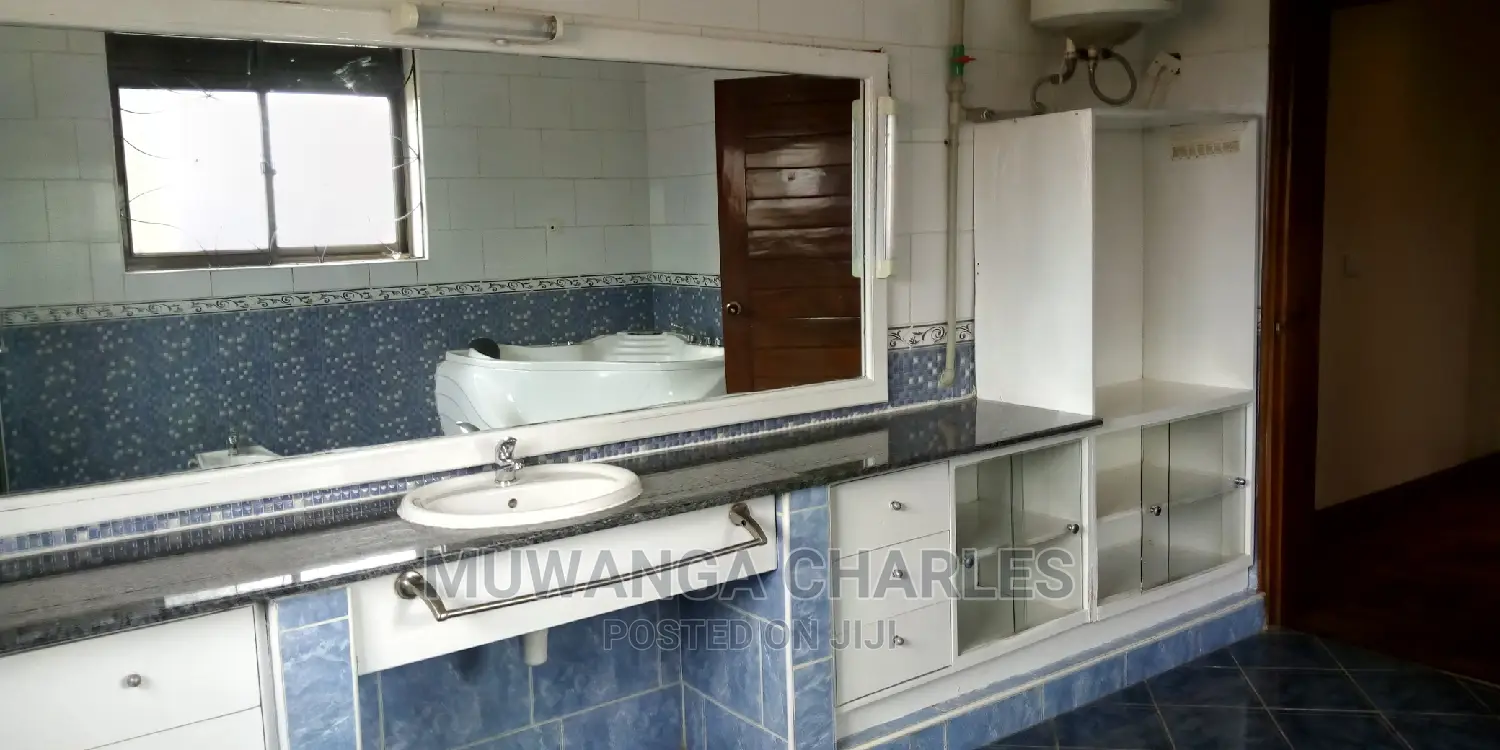 5bedroom House Is Available for Rent in Kololo