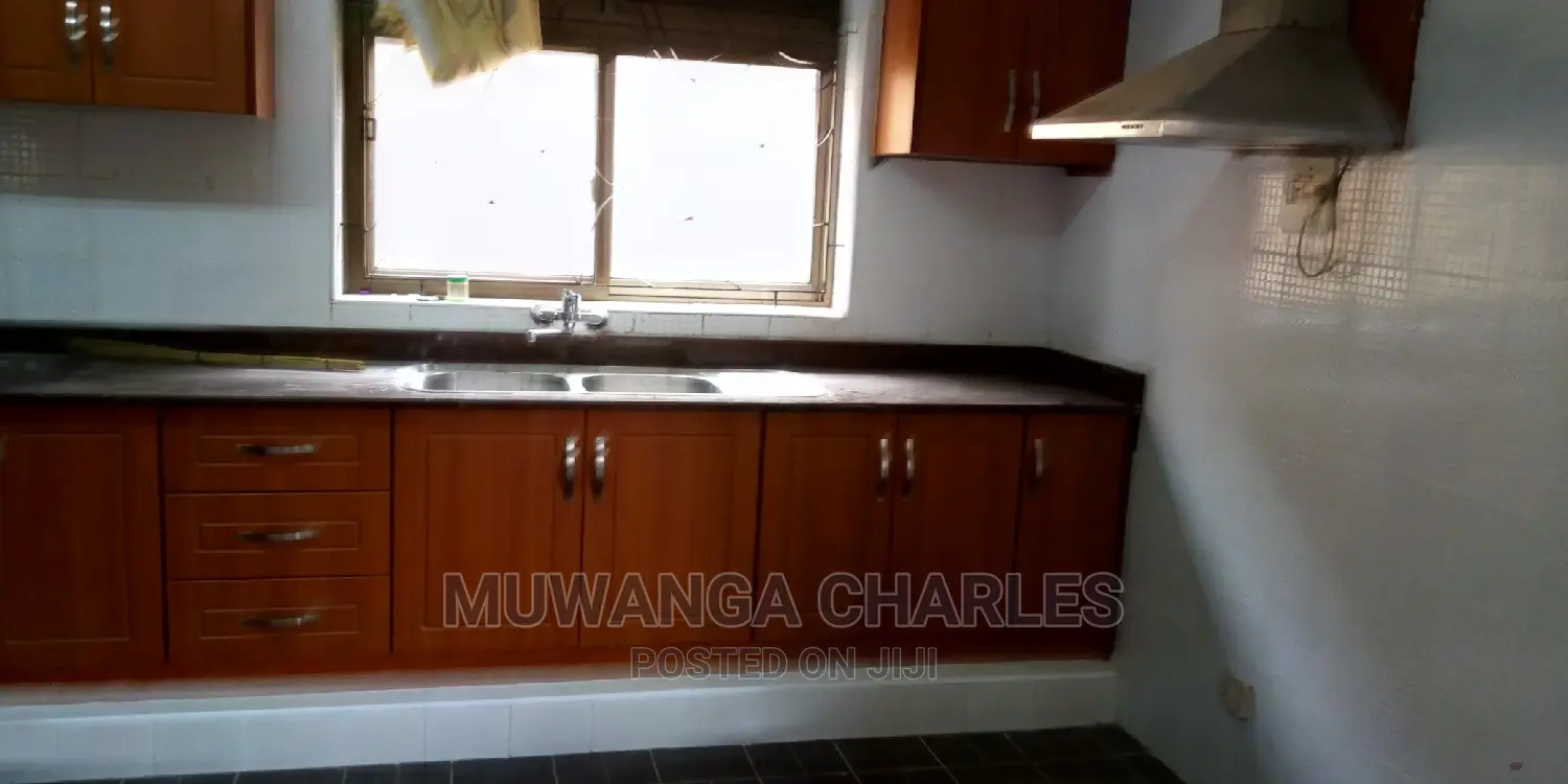 5bedroom House Is Available for Rent in Kololo