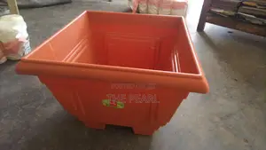 Squaref Plastic Flower Potd