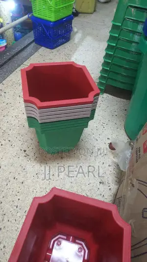 Plastic Flower Pots