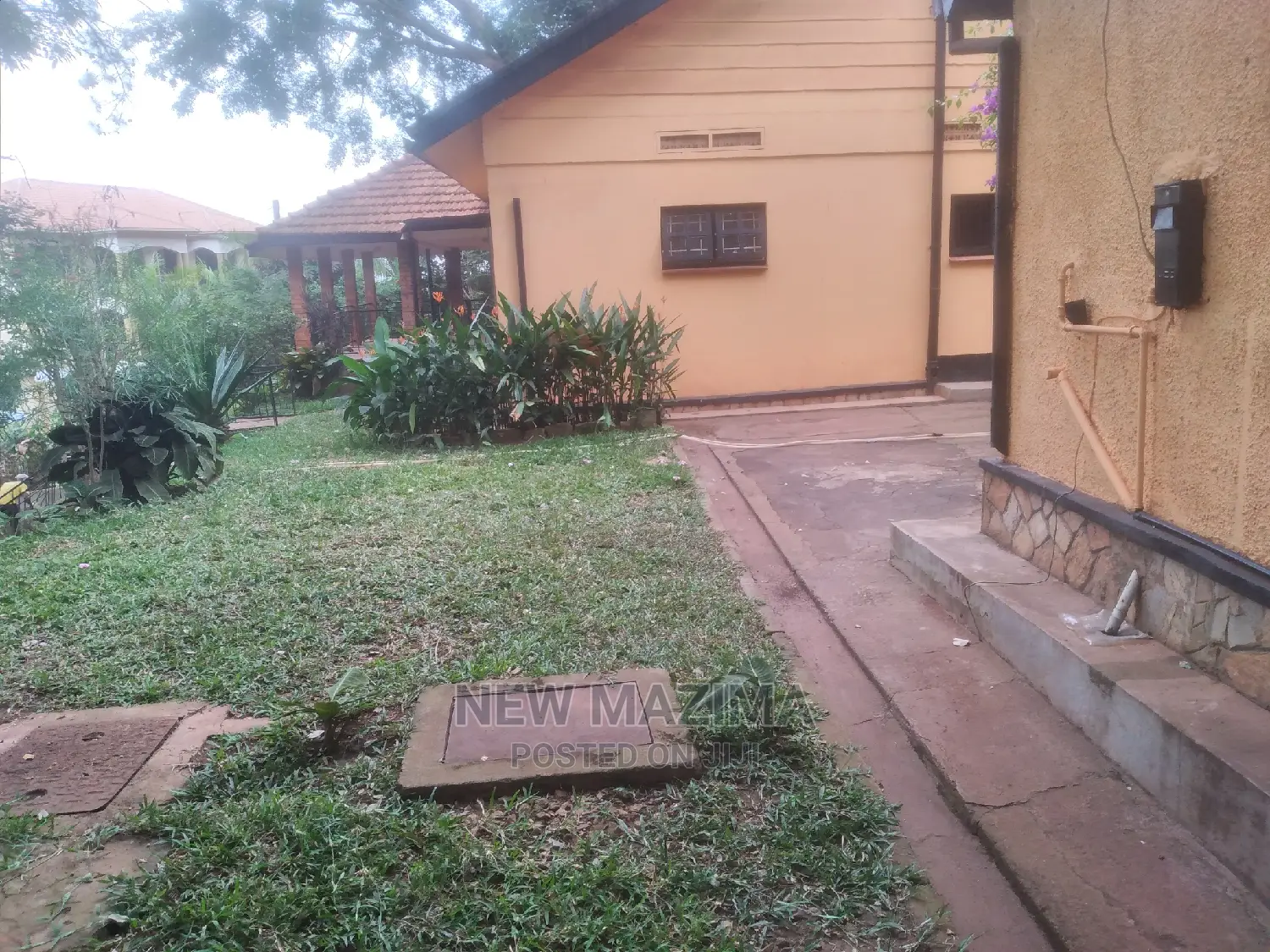 4bdrm Bungalow in Kizungu, Makindye for rent