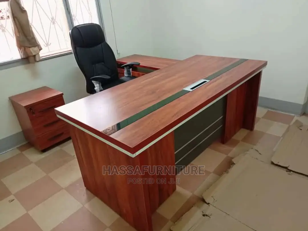 Executive Director Table Brand New