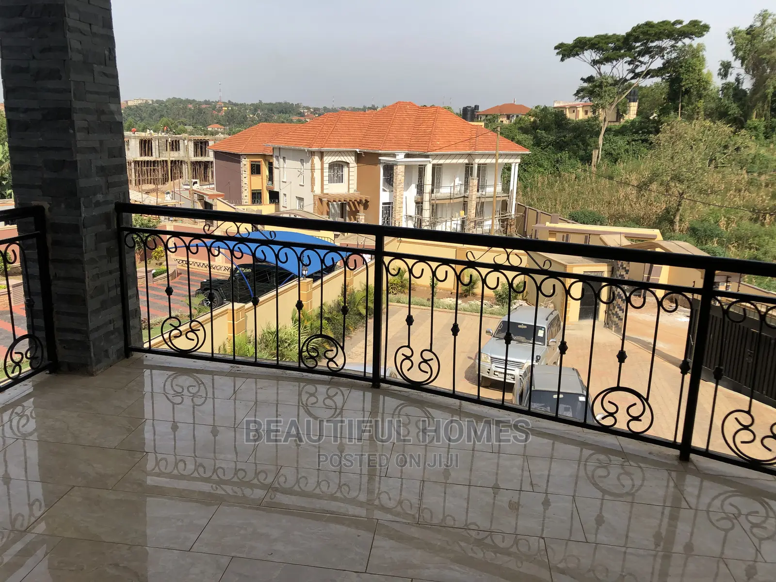 Kiwatule Bidandi Big Mansion on Sell