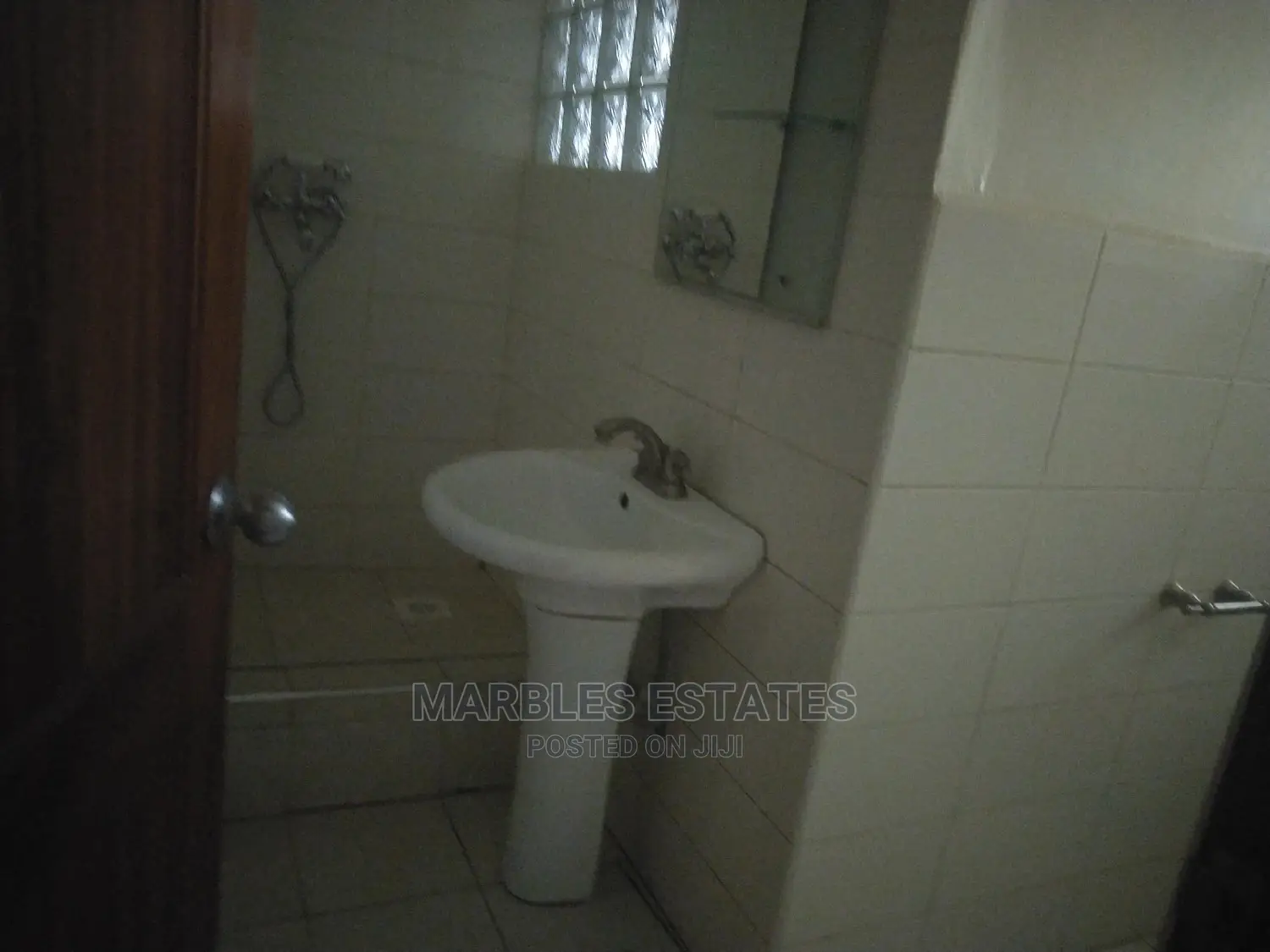 Nice Town Houses for Rent in Nagiru