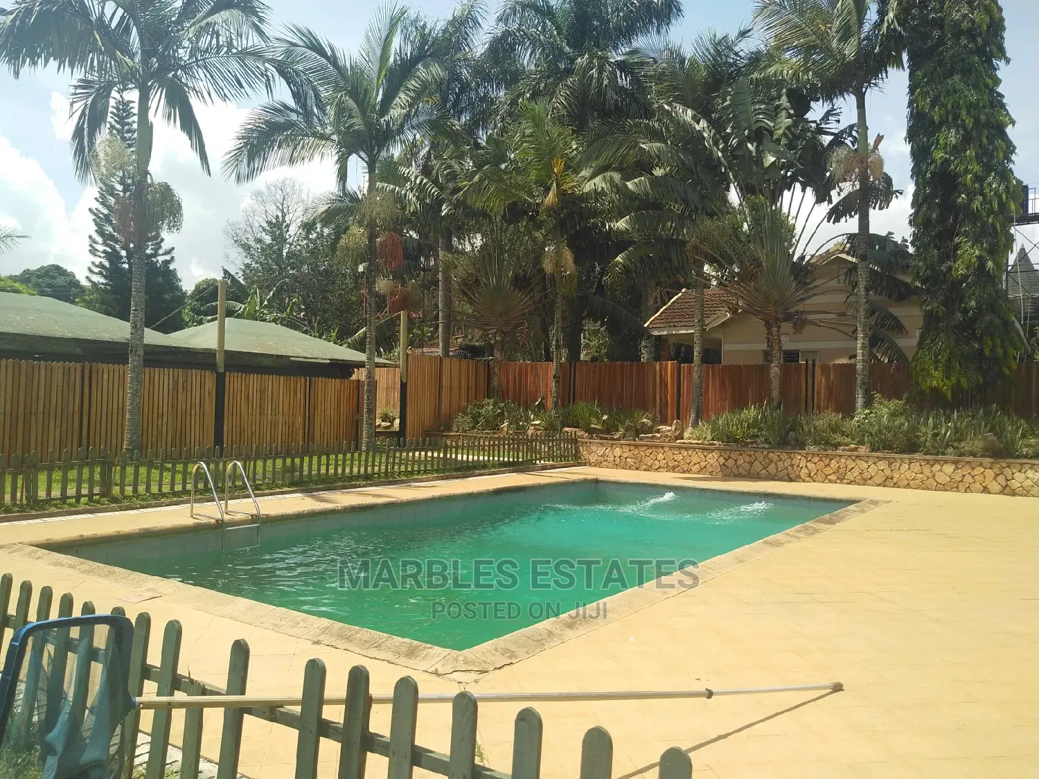 Nice House for Rent With a Pool in BUGOLOBI