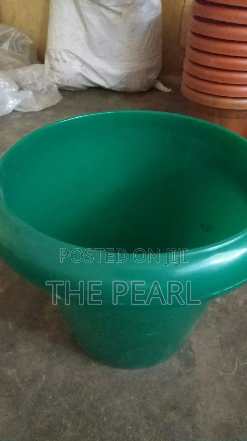 Pladtic Round Flower Pots