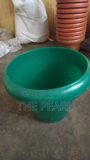 Pladtic Round Flower Pots