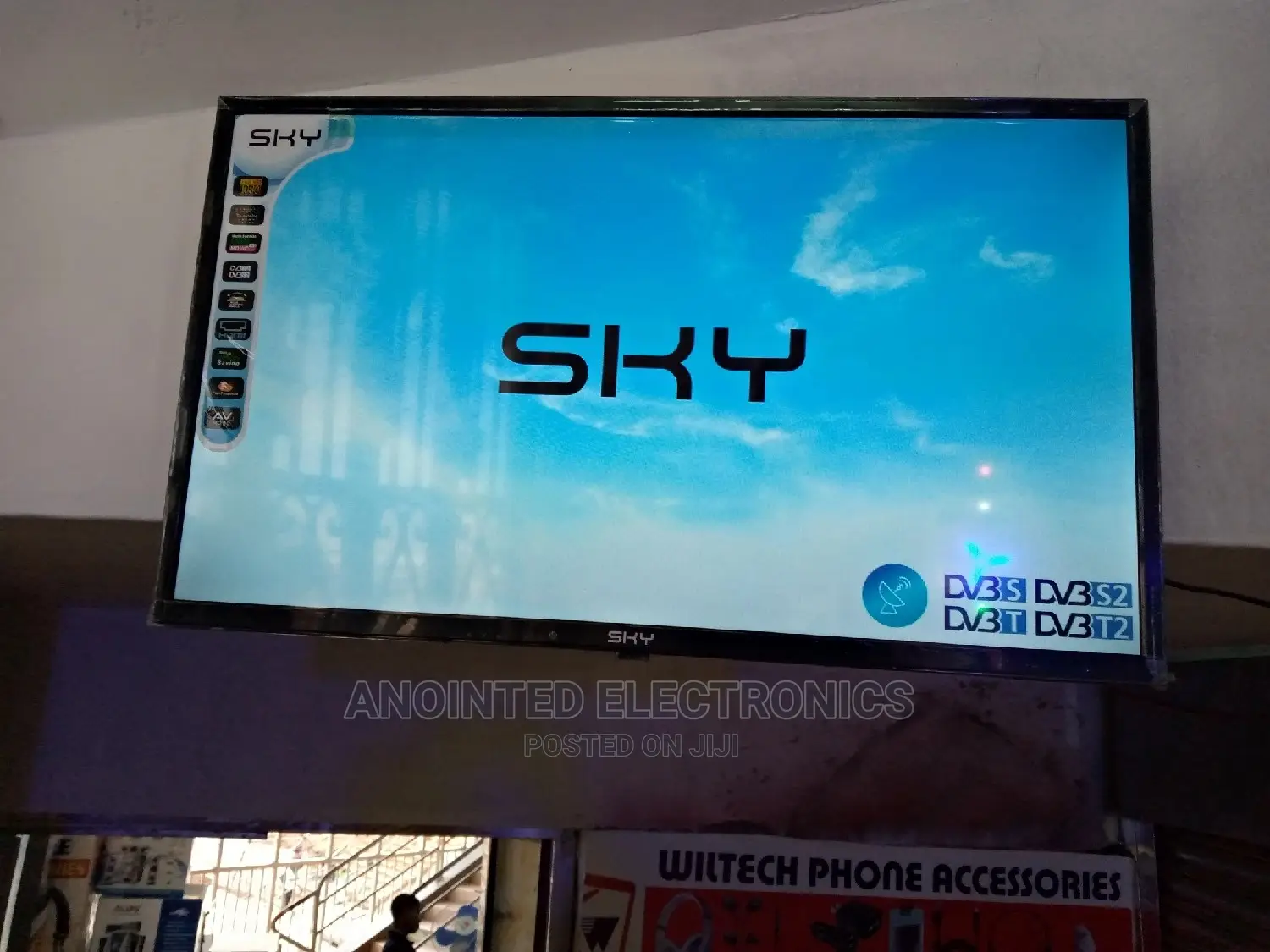 Sky 32" With a Free to Air