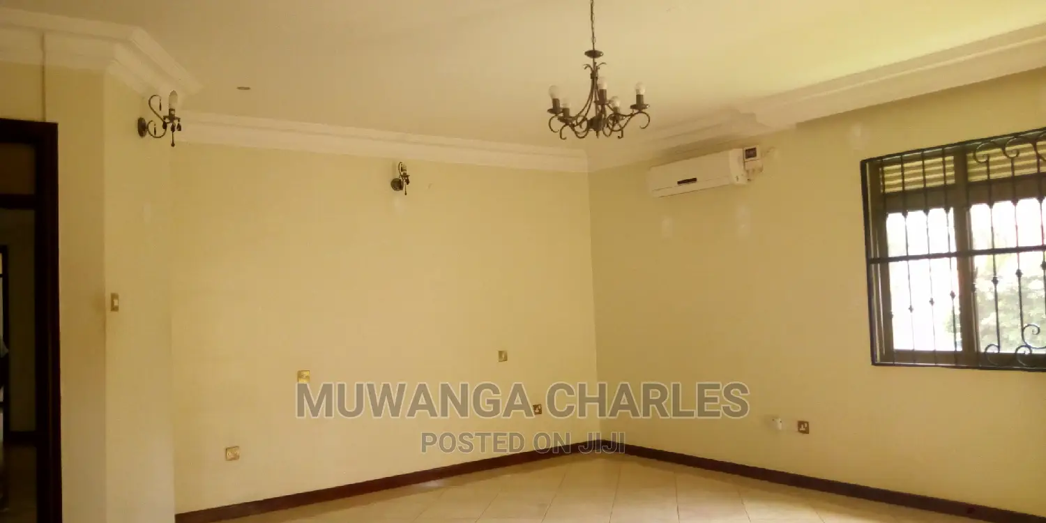 7bedroom House Is Available in Naguru for Rent