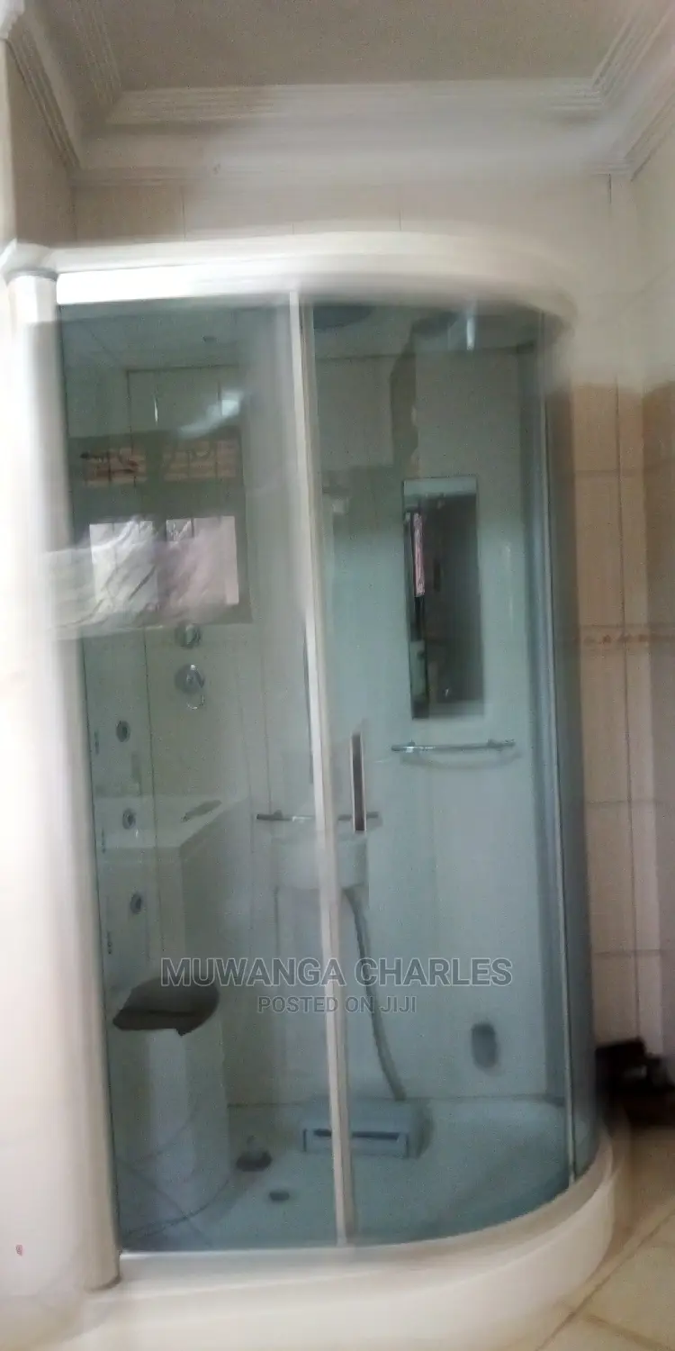 7bedroom House Is Available in Naguru for Rent