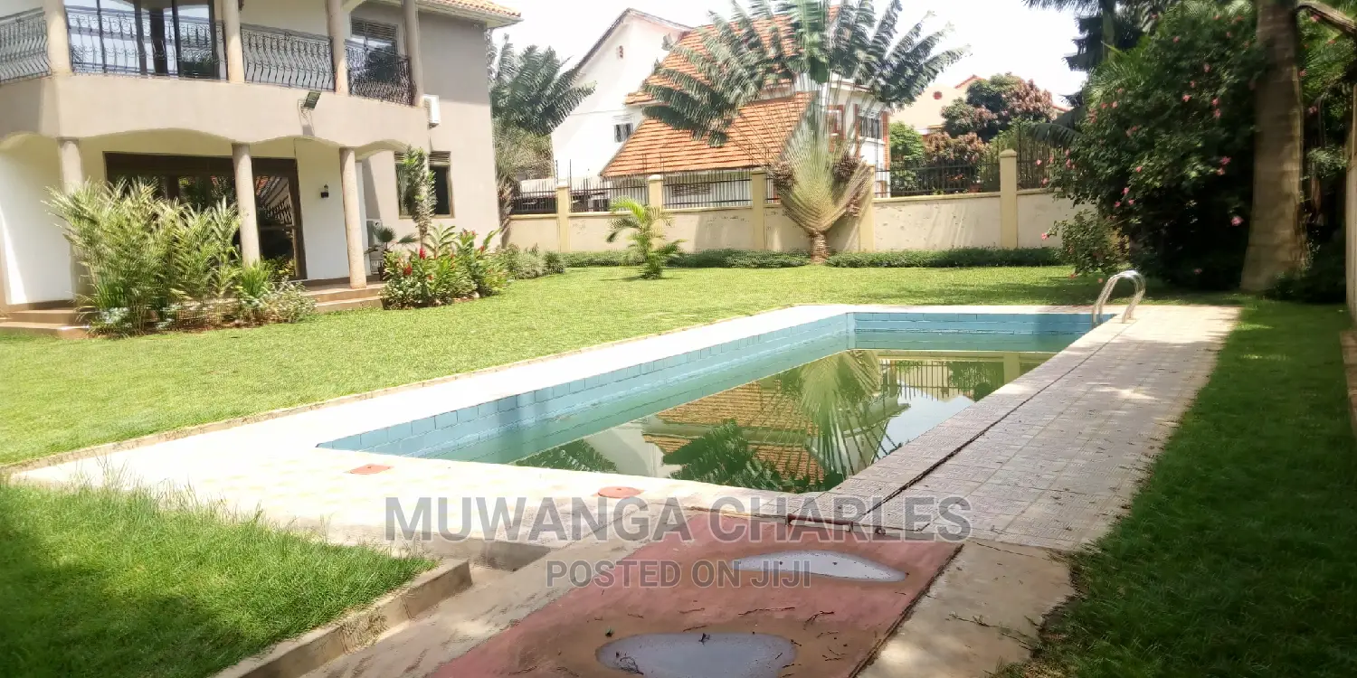 7bedroom House Is Available in Naguru for Rent