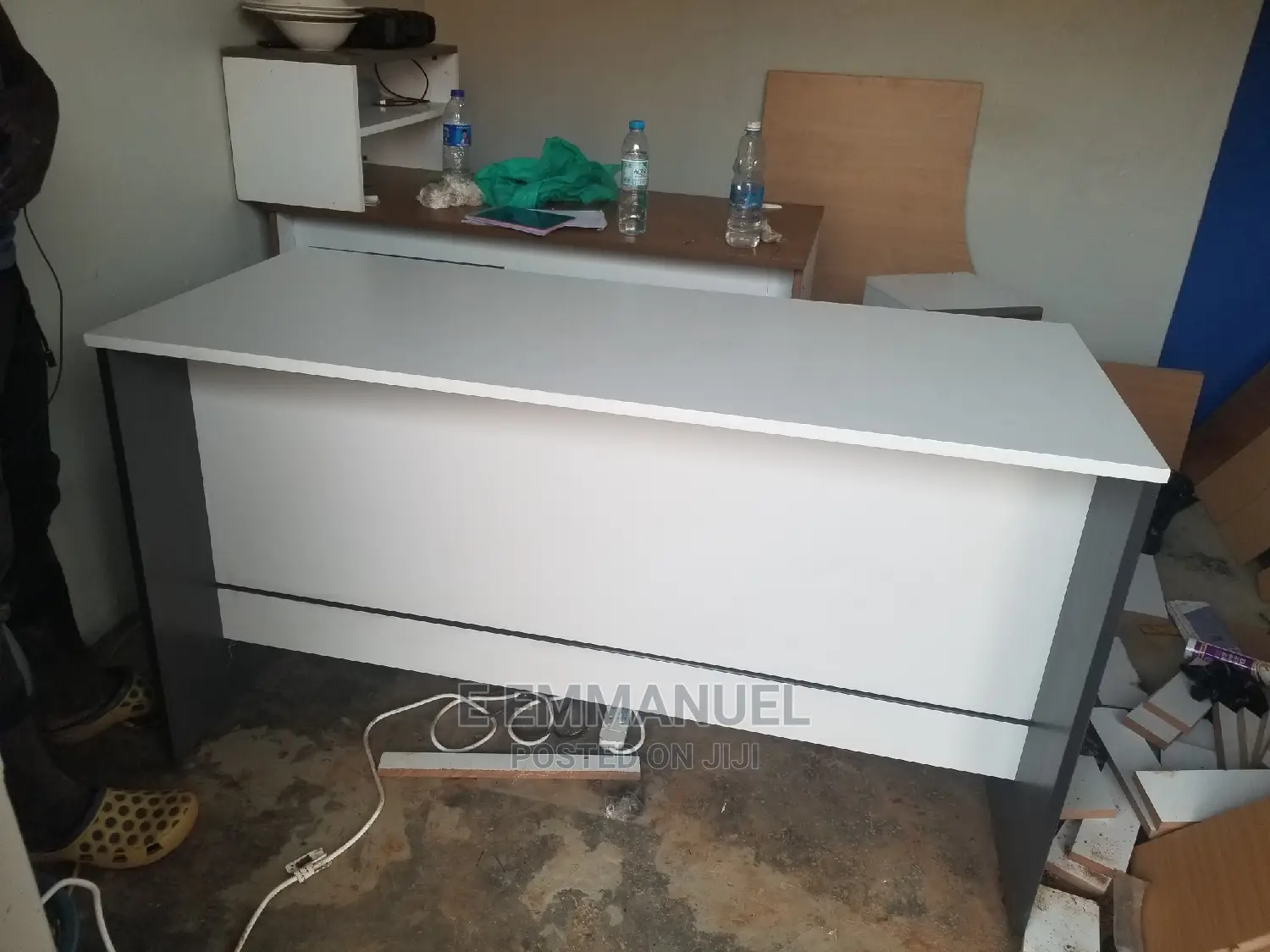 Office Desks/ Office Tables