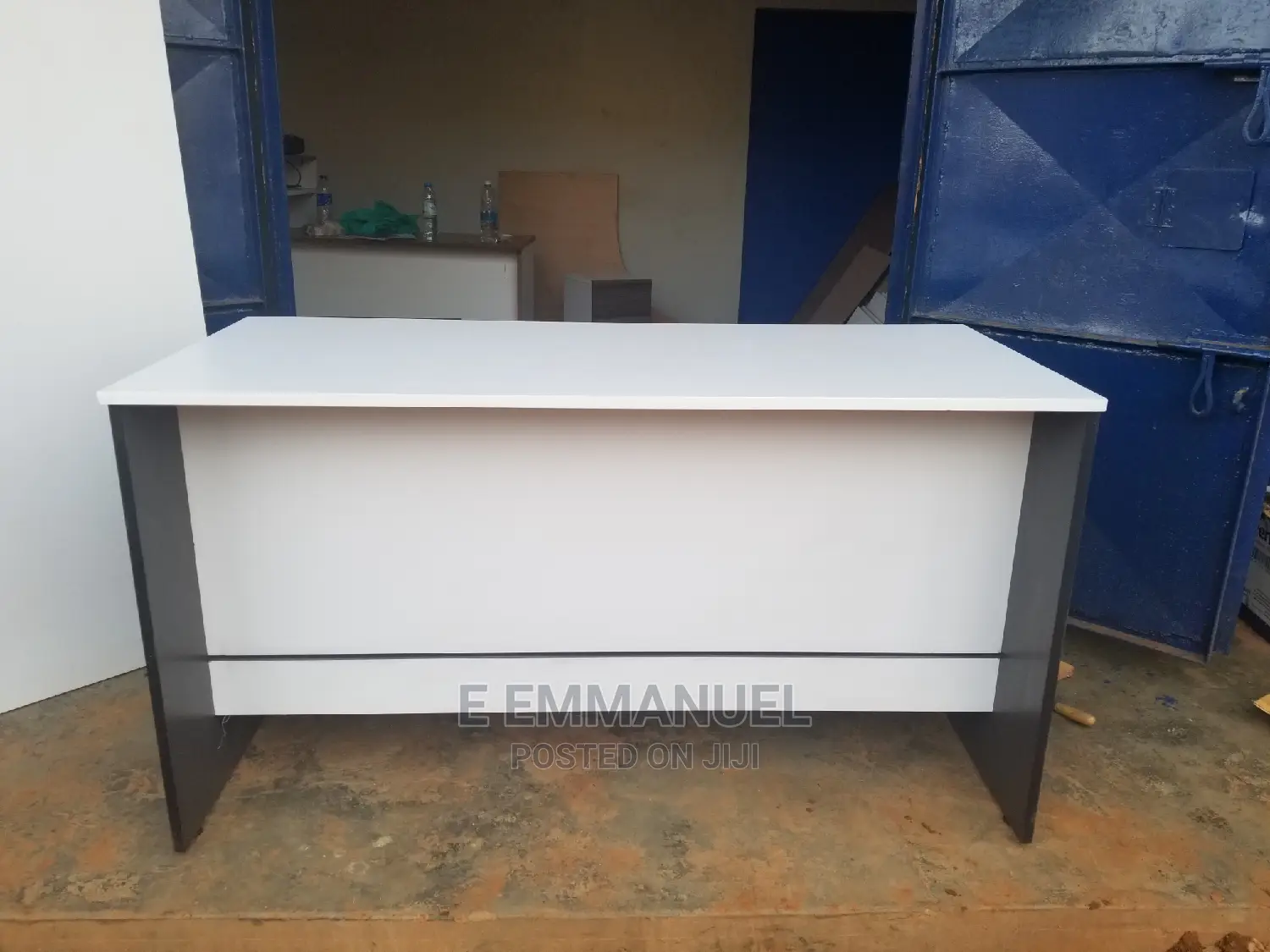 Office Desks/ Office Tables