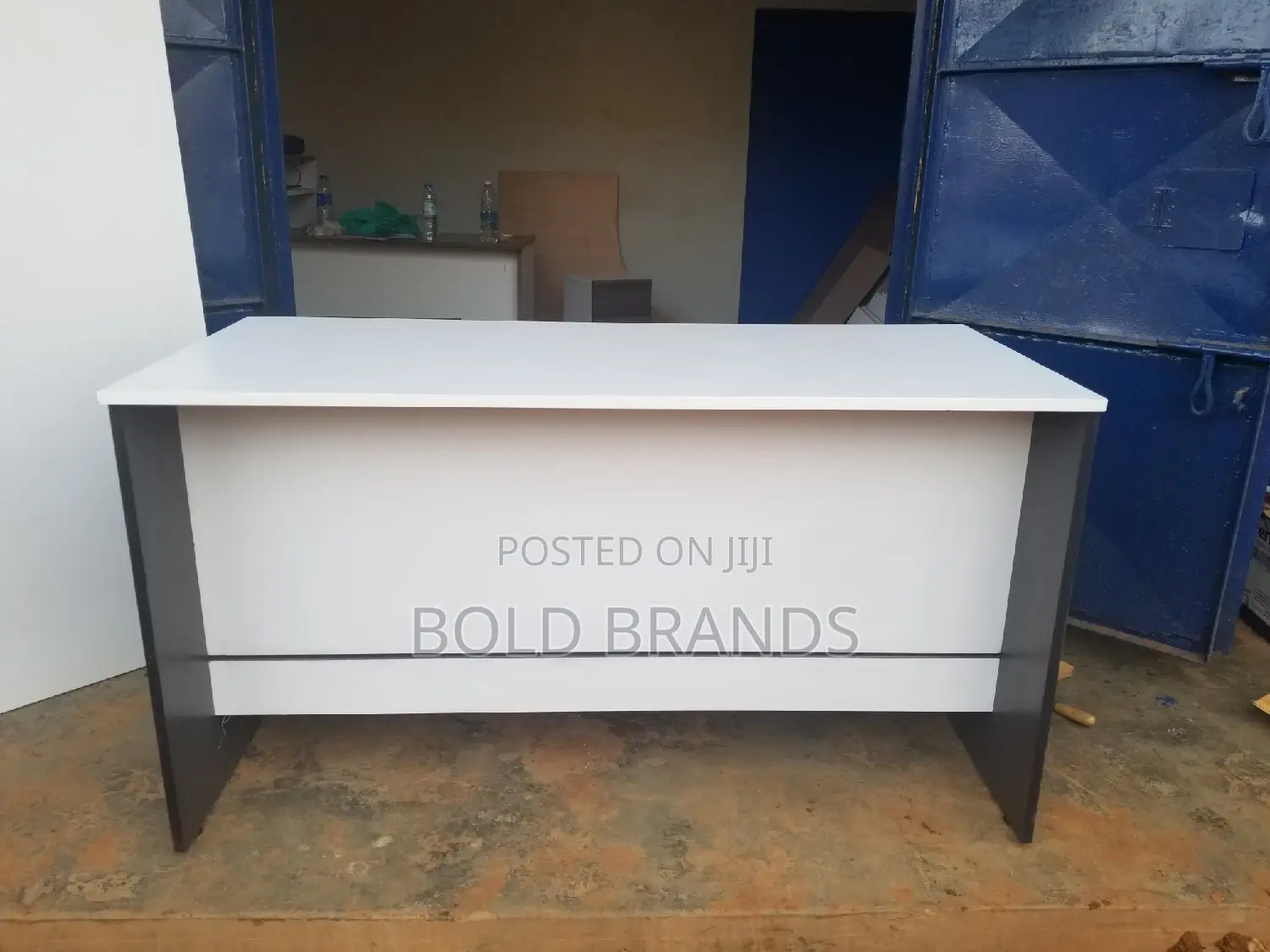 Office Desks/ Office Tables