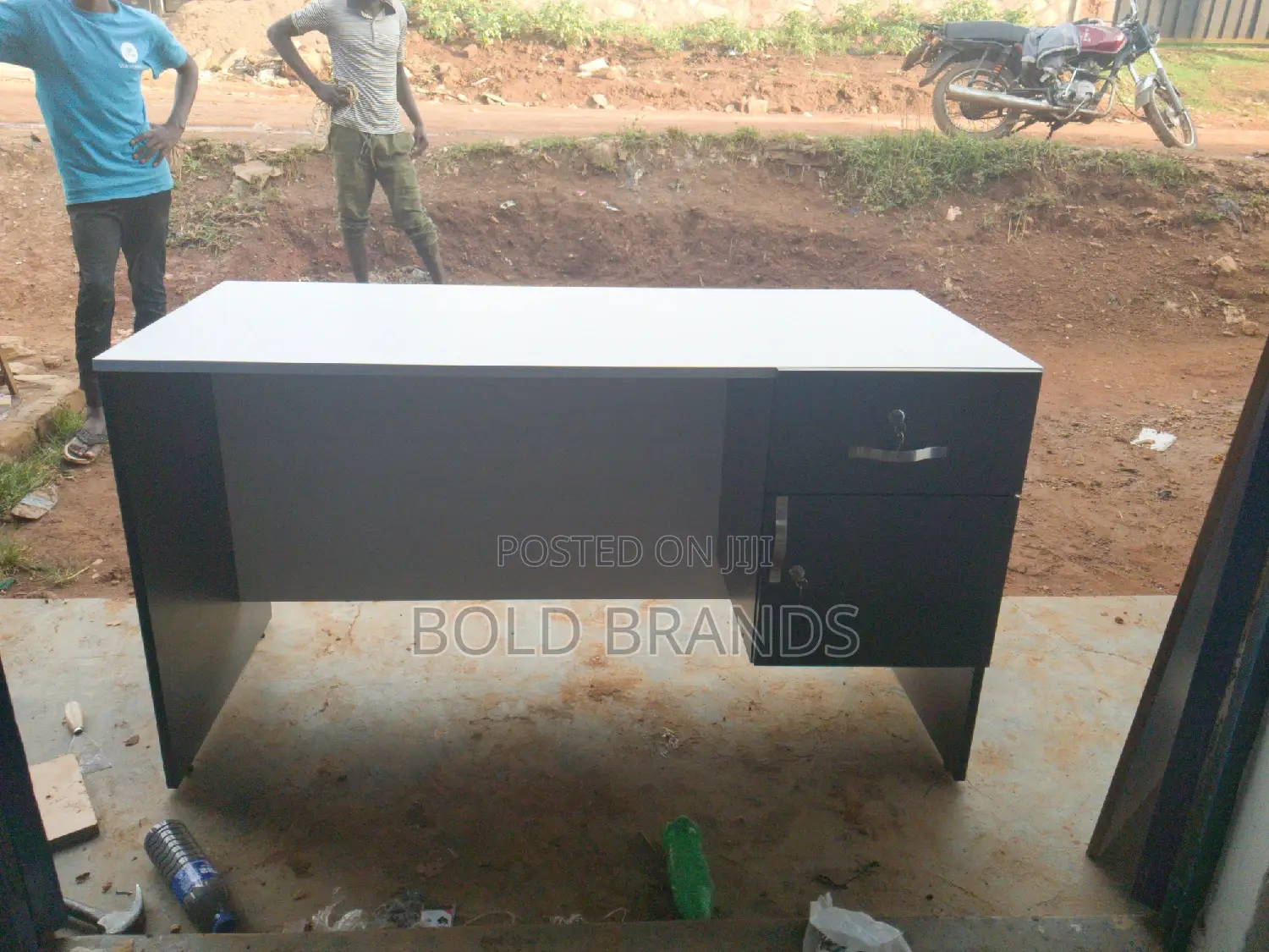 Office Desks/ Office Tables