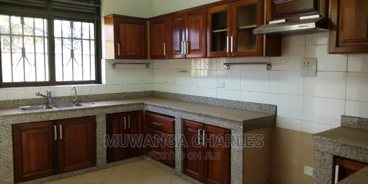 5bdrm Duplex in Fs Properties Ltd, Kampala for Rent
