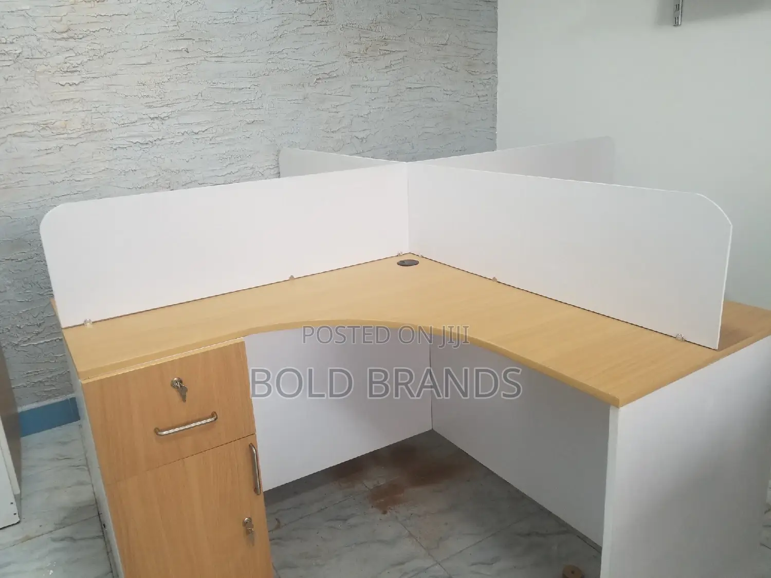 4 Seater Workstation