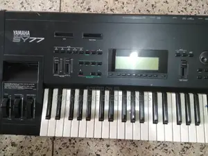 Yamaha Synthesizer Sy 77