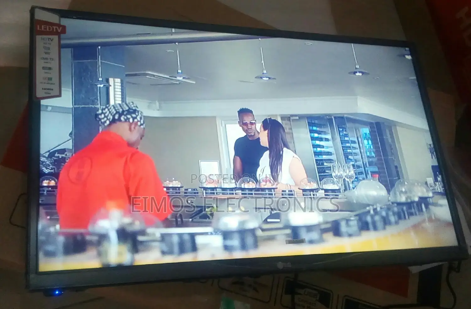 It Is a 32" Lg Digital Tv