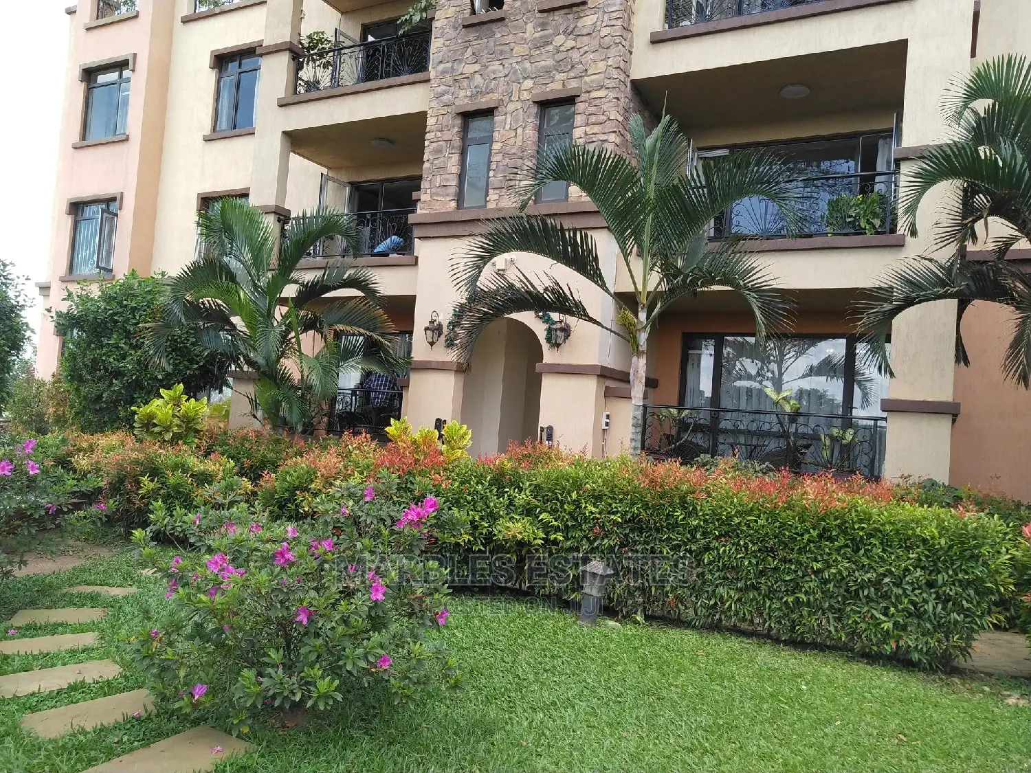 Nice 3 Bedrooms Apartments for Rent in Kololo