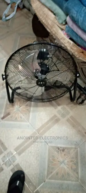 Black And Materic Table Fan