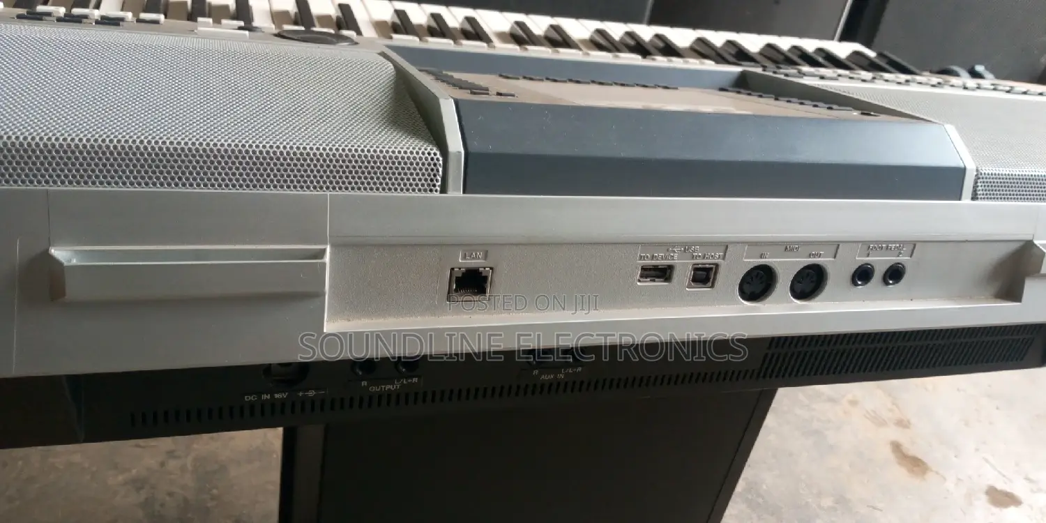 Yamaha Keyboard Psr S700