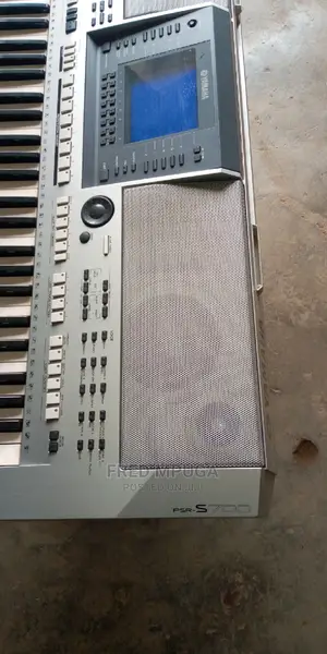 Yamaha Keyboard Psr S700
