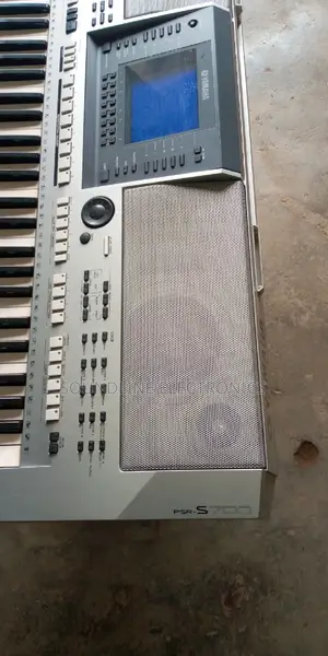 Yamaha Keyboard Psr S700