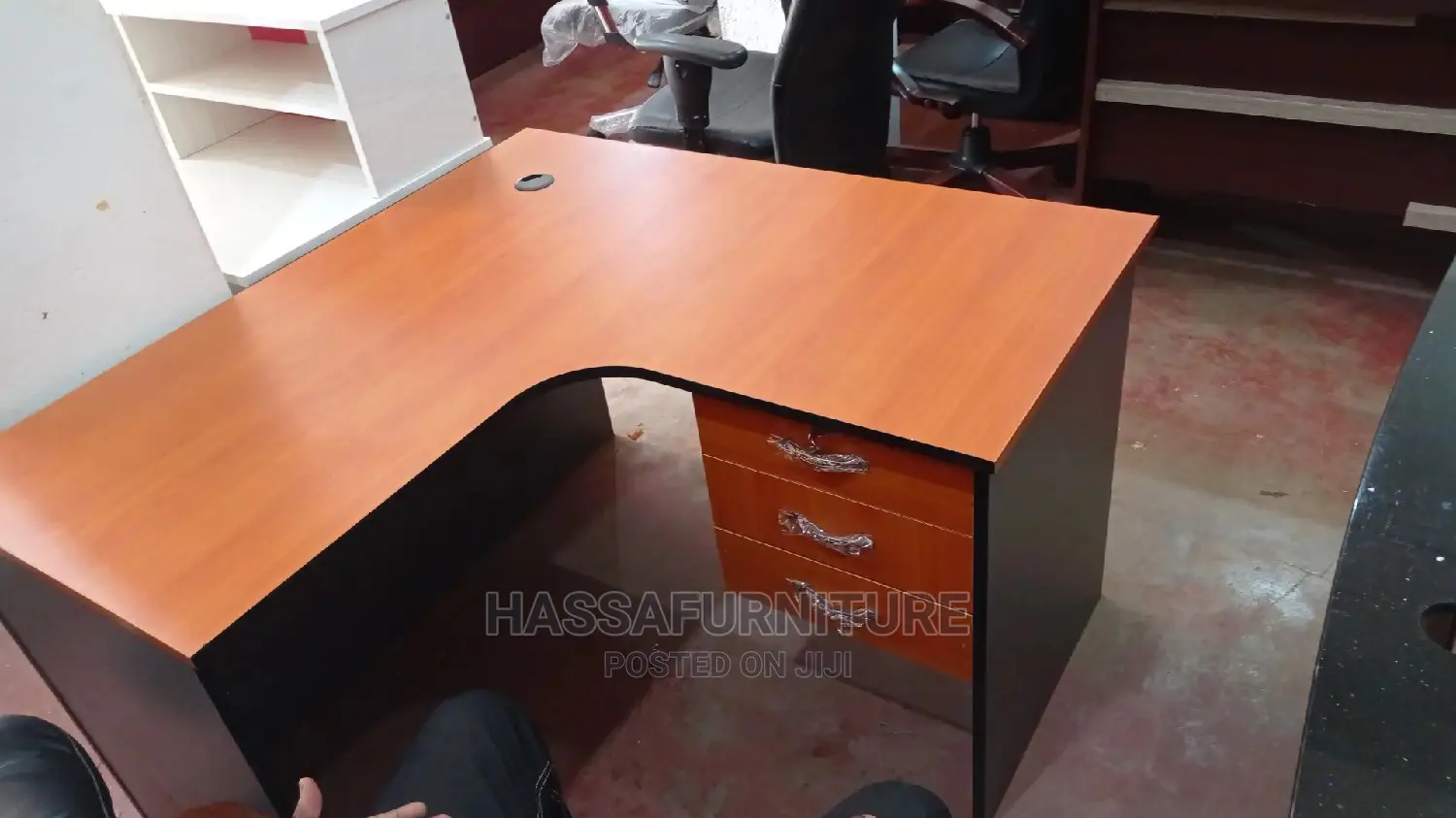 Oval Shape Office Desk 140cm